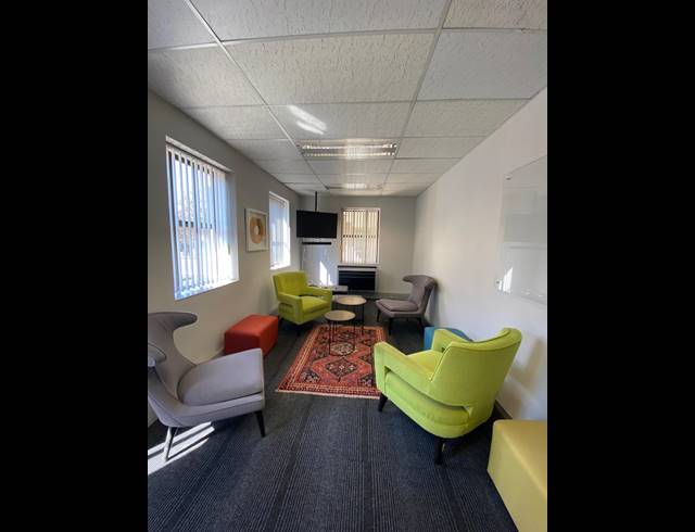 252M² OFFICE TO LET IN BRYANSTON